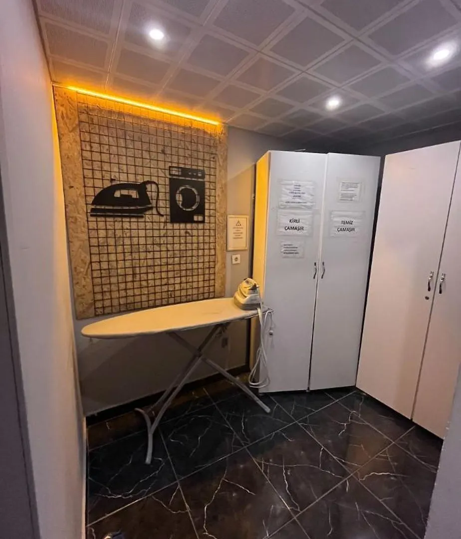 Yakamoz Pansiyon 2 Hostel Αττάλεια