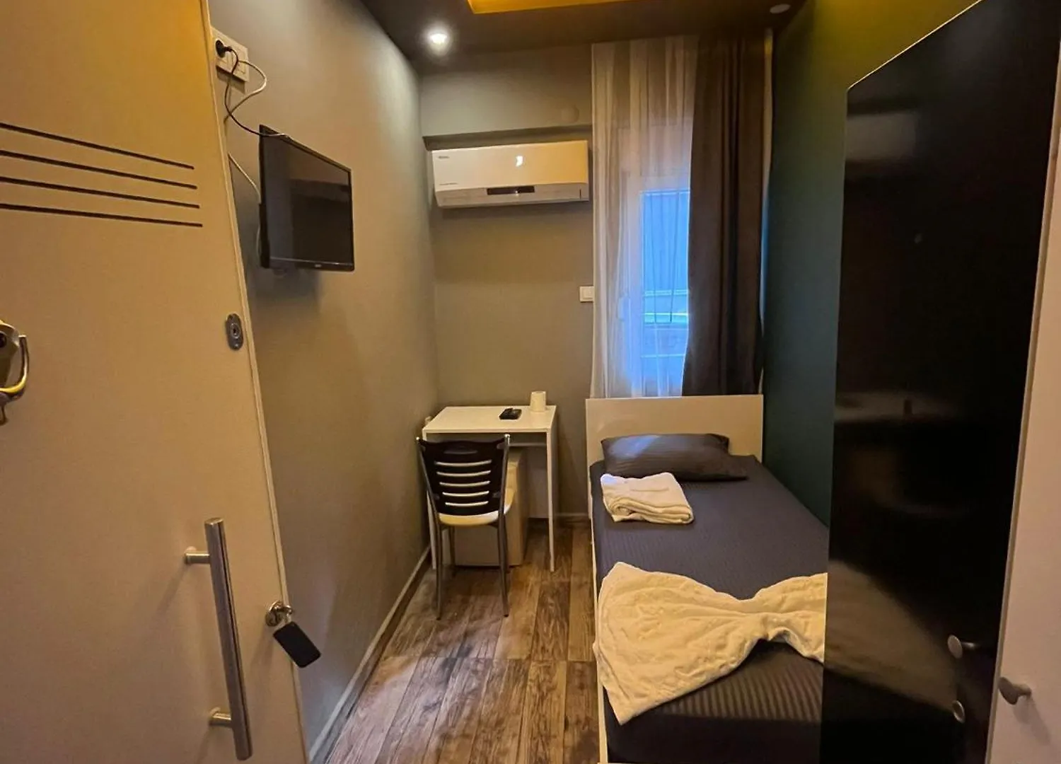 Yakamoz Pansiyon 2 Hostel Αττάλεια
